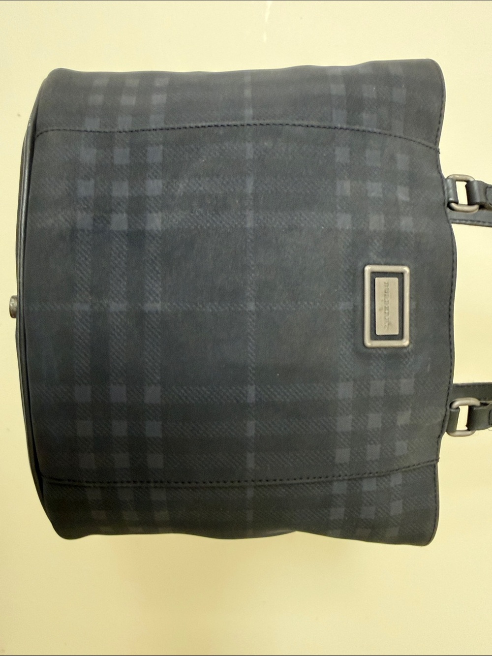 Elegant Vintage Burberry Black Plaid Shoulder Bag with Detachable Pouch - Picture 3 of 7